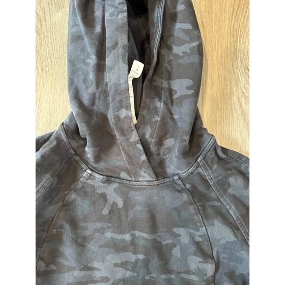 Lululemon Scuba Camo Pullover Hoodie Thumbholes Size 6 - Picture 6 of 6